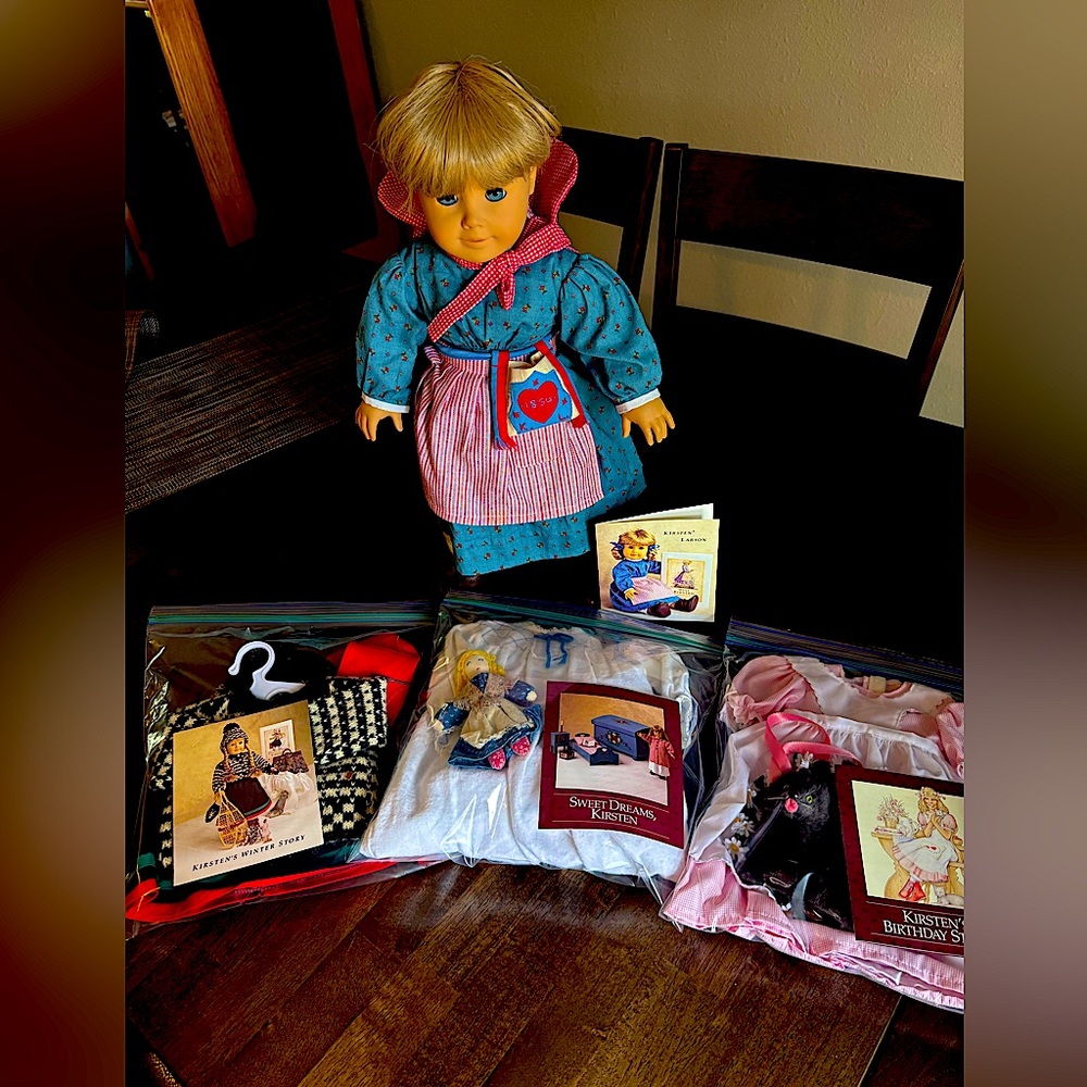 American Girl Doll, Outfits & Trunk